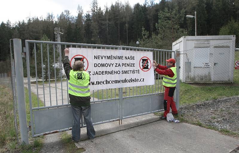 Protest proti úložišti u obce Věžná.