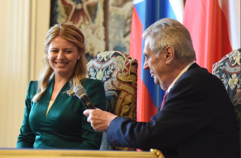 Slovenská prezidentka Zuzana Čaputová s prezidentem Milošem Zemanem