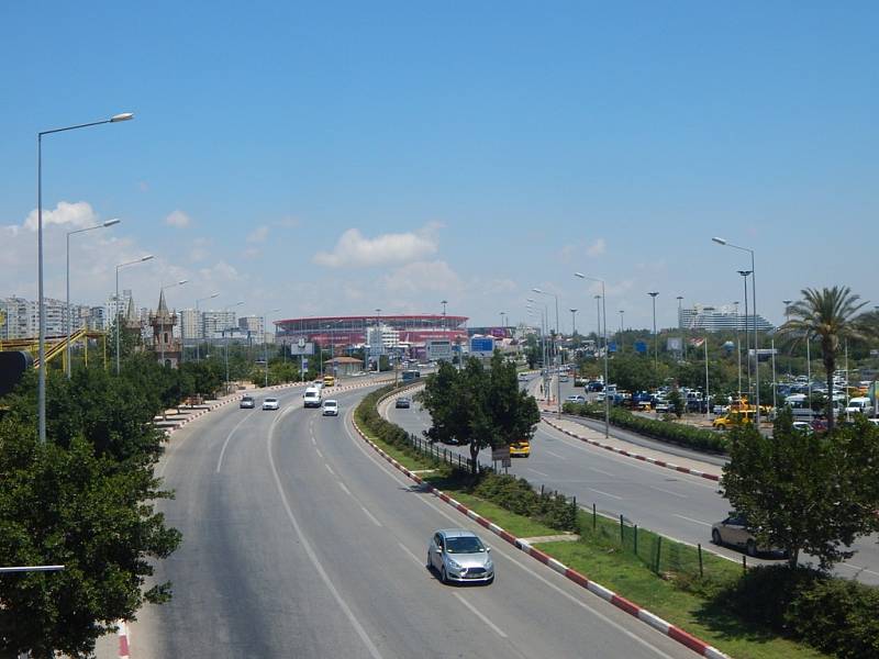 Alanya: v Antalyi najdete i obří fotbalový stadion