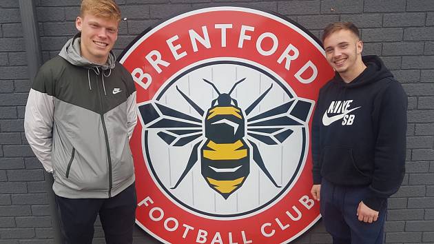 České duo anglického týmu Brentford FC. Jan Žambůrek (vlevo) a Matěj Majka.