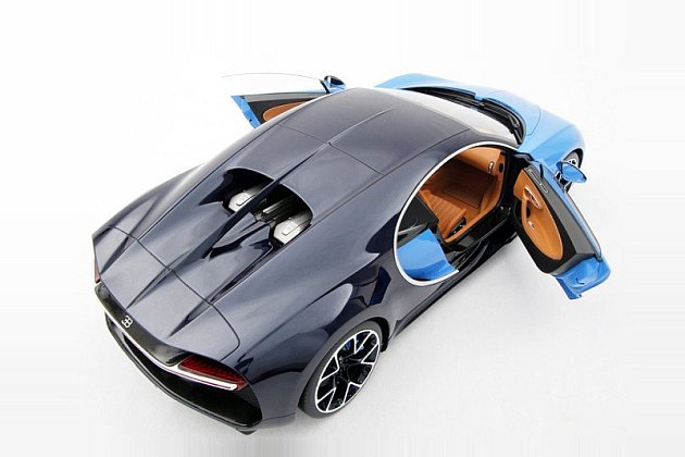 Bugatti Chiron jako model v měřítku 1:8.