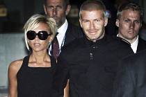 David Beckham s maželkou Victorií na letišti v Los Angeles.