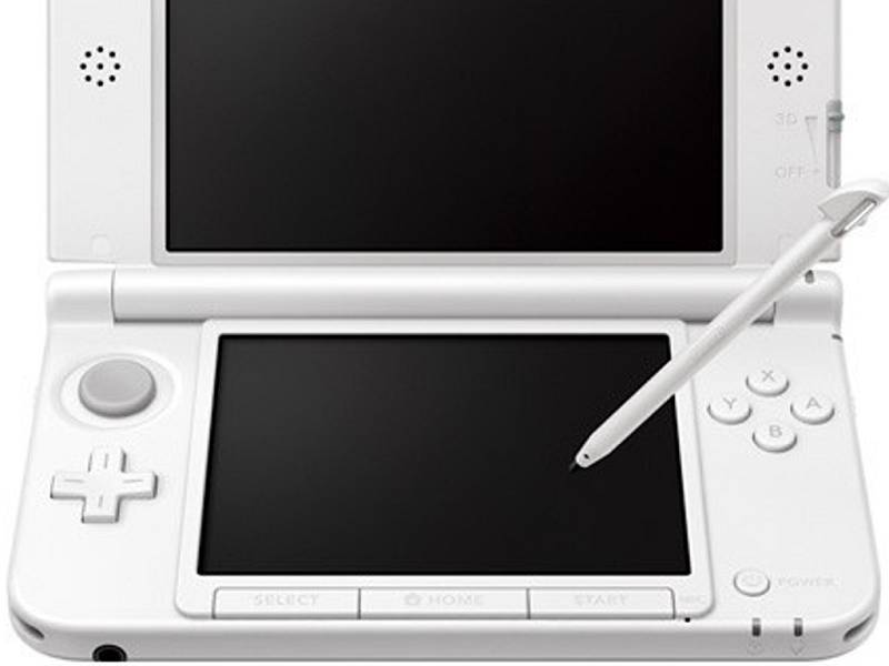 Přenosná herní konzole Nintendo 3DS XL.