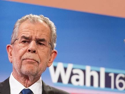 Alexander Van der Bellen.