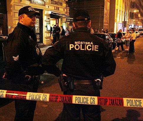 K výbuchu neznámé třaskaviny došlo 9. července v nočních hodinách v restauraci U Českého lva v Sokolovské ulici.