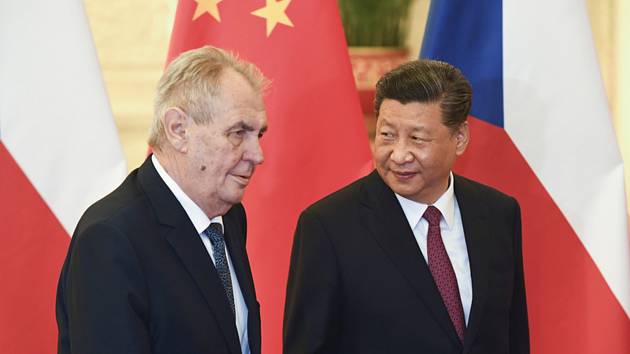 Český prezident Miloš Zeman (vlevo) se 28. dubna 2019 v Pekingu setkal s čínským prezidentem Si Ťin-pchingem