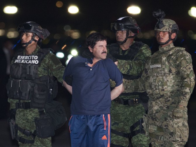 Mexiko vydalo USA narkobarona Joaquína Guzmána.