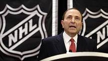 Komisionář NHL Gary Bettman ve své funkci zažil (a přežil) už tři výluky. Majitelé klubů si jeho služeb velmi cení.