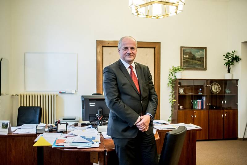 Náměstek pro zdravotní péči na ministerstvu zdravotnictví Roman Prymula poskytl 20. dubna v Praze rozhovor Deníku.