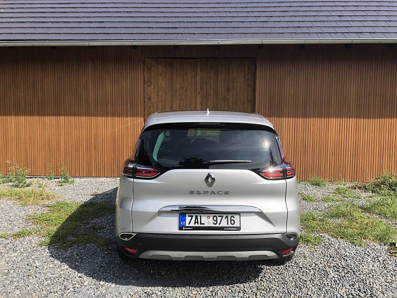 Test Renault Espace Blue dCi 200 EDC: Obrovské a na silnici překvapivě schopné