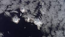 Vulkanický ostrov Carlisle, Aleuty