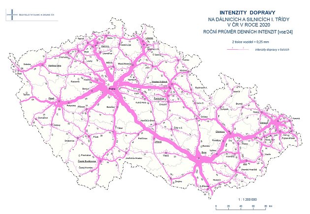 Mapa vytíženosti dálnic a silnic v České republice. Čím tlustější čára, tím více vozidel daným úsekem projíždí.