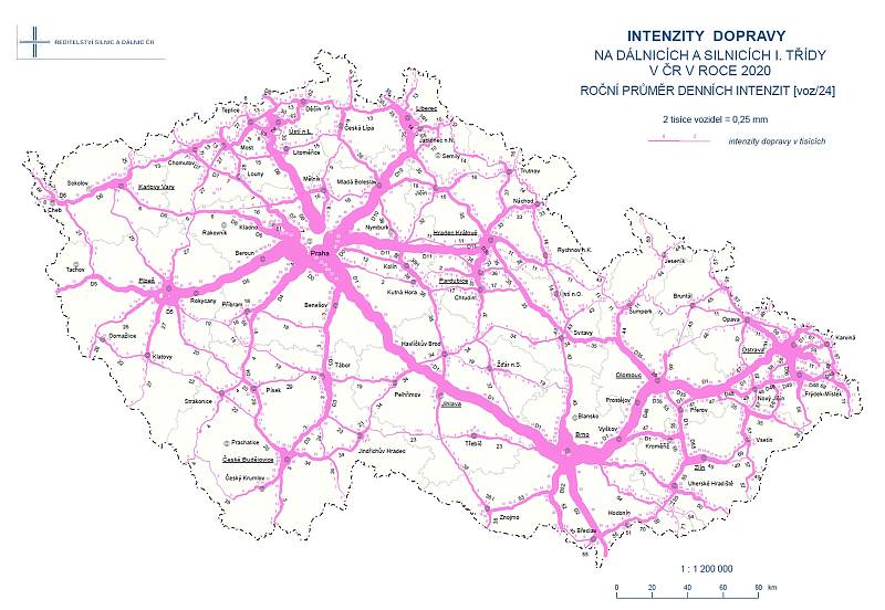 Mapa vytíženosti dálnic a silnic v České republice. Čím tlustější čára, tím více vozidel daným úsekem projíždí.