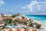 Mexický Cancún je městem s největším počtem hotelových pokojů v zemi. Návštěvníkům nabízí krásné pláže s bílým pískem i blízkost památek mayské civilizace.