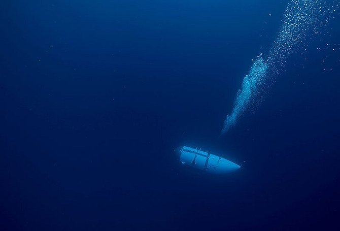 Pátrání po ztracené ponorce v severním Atlantiku má tragický konec. Odborníci mají za to, že plavidlo poblíž vraku Titaniku implodovalo, což zabilo všech pět lidí na palubě.