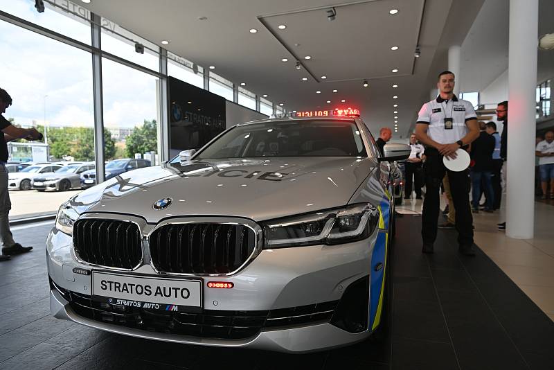 Oficiální předání deseti nových vozů BMW 540i Touring do rukou Policie České republiky