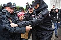 Protesty napříč Ruskem v den Putinových 65. narozenin