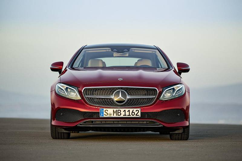 Mercedes-Benz třídy E Coupé.