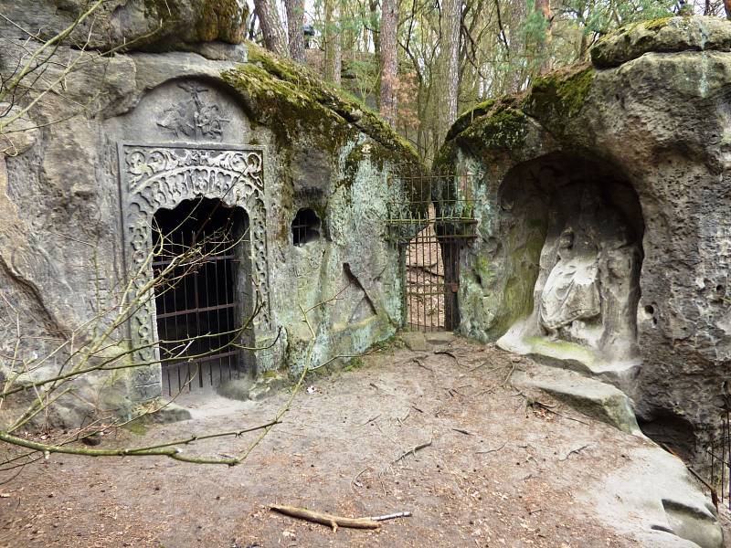 Jeskyně Klácelka, inspirovaná pověstmi
