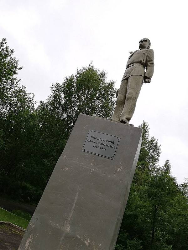 Pomník Pavlíka Morozova v centru těžkého průmyslu Uchta