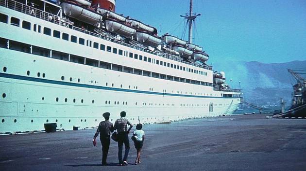 Parník Admiral Nachimov v novorossijském přístavu 31. srpna 1986. Ještě týž večer se potopil