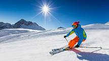 Kdo se rozhodne, že vezme svou lyžařskou kariéru opravdu vážně, měl by začít u vybavení. Na dobře vykrojený oblouk je potřeba mít kvalitní lyže.