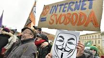 Česká pirátská strana uspořádala 20. února v Praze demonstraci za zachování svobodného internetu v České republice.