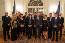 Pan prezident přivítal na zámku v Lánech premiéra Andreje Babiše a členy jeho vlády u příležitosti přátelské adventní večeře.