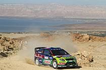 Jari-Matti Latvala na trati Jordánské rallye.