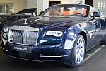 Rolls-Royce Dawn, cena 11 490 000 Kč. Další Rolls-Royce v seznamu si můžete prohlédnout u Advantage Cars v Praze. Kabriolet Dawn je po prvním majiteli, ale jeho řidič s ním zrovna moc nenajezdil. Najeto má 1200 kilometrů.