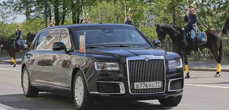 Vladimíř Putin se letos konečně dočkal ruské státní limuzíny Kortež