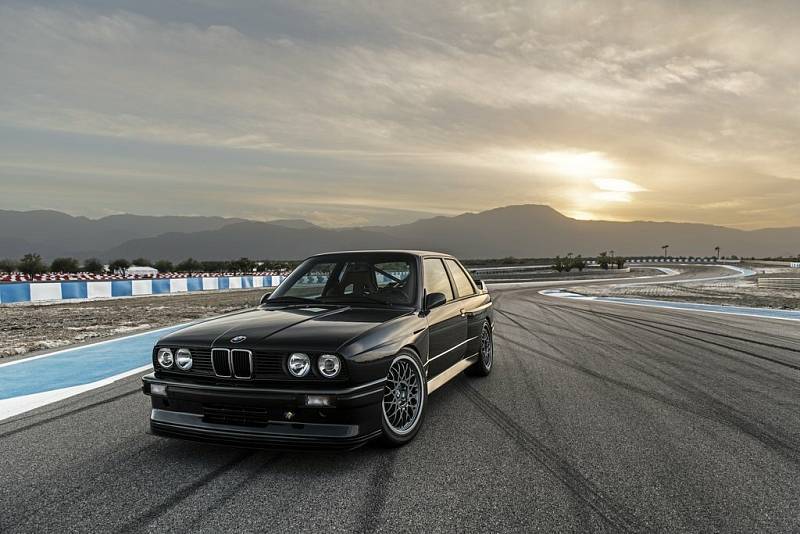 BMW M3 E30 by Redux