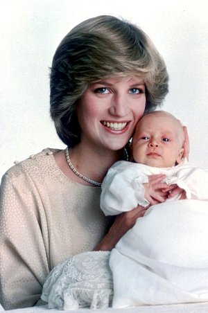 Princezna Diana s princem Williamem v náručí