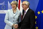 Jean-Claude Juncker a Theresa Mayová
