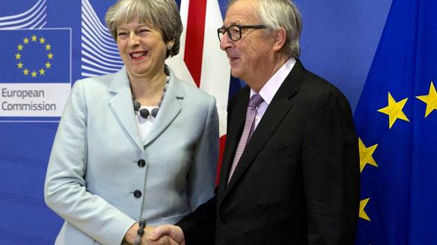 Jean-Claude Juncker a Theresa Mayová