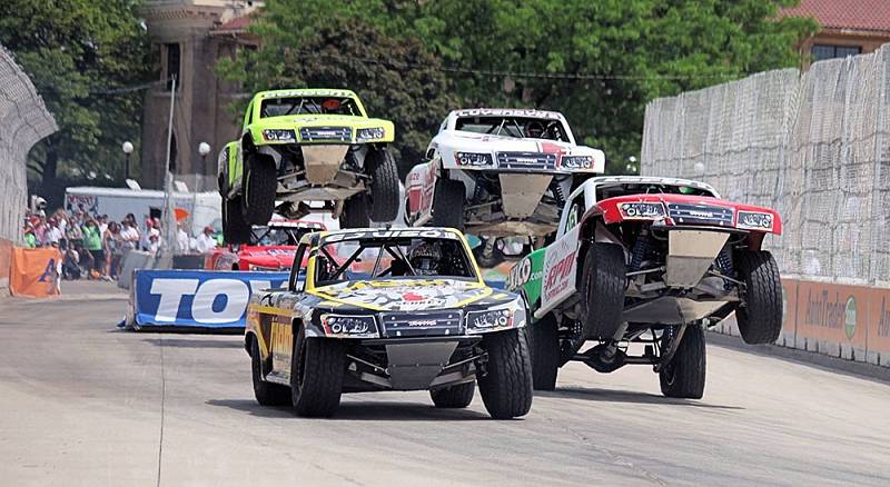 Závody Stadium Super Trucks.