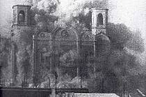 Pravoslavná katedrála Krista Spasitele v Moskvě byla zničena 5. prosince 1931 dvěma výbuchy. První přestála bez úhony, teprve po druhém, který prý otřásl celou Moskvou, šla stavba k zemi. Odklízení trosek trvalo půl druhého roku  