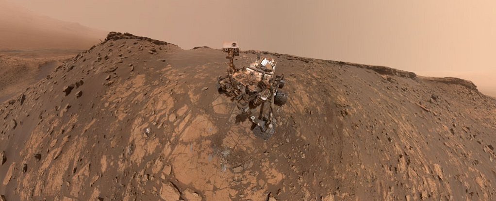 Robotické vozítko Curiosity na povrchu planety Mars