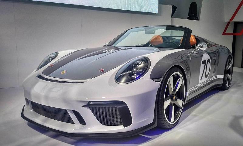 Koncept Porsche 911 Speedster krátce po premiéře.