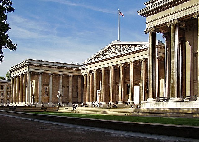 Britské muzeum zažívá skandál. Dlouholetý kurátor v něm měl krást exponáty.