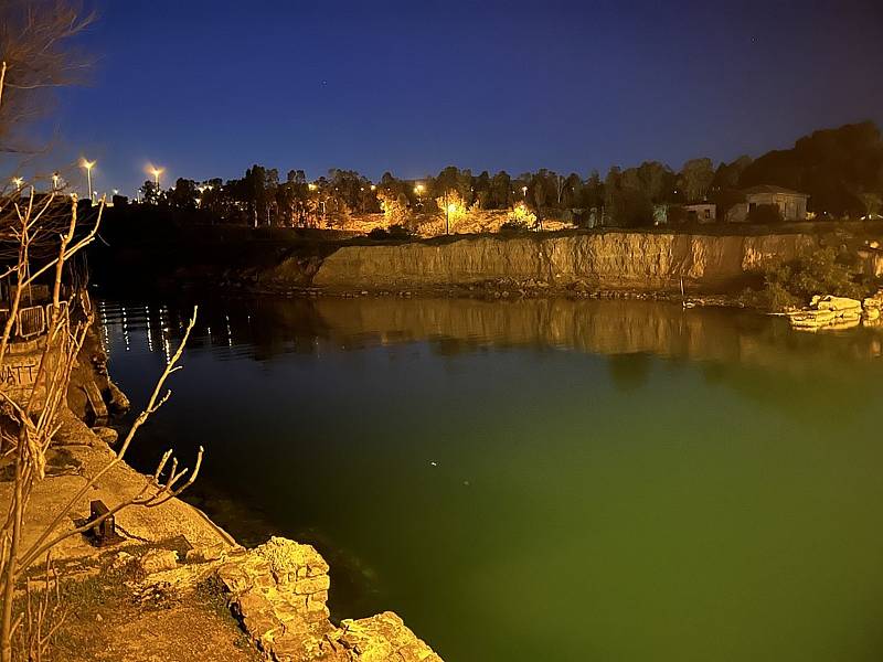 Korintský průplav patří k řeckým turistickým atrakcím.