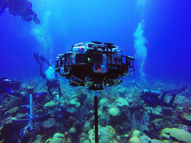 Podmořské bádání budou sledovat kamery