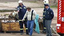 V místní provozovně kovového odpadu společnosti Excalibur Army došlo ráno ke smrtelnému pracovnímu úrazu 34letého dělníka ze Slovenska. Jeho tělo bylo doslova rozmetáno.