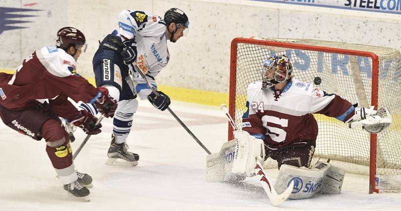 Vítkovice - Sparta: Michael Vandas v šanci