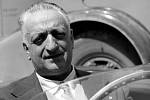 Enzo Ferrari, přezdívaný il Commendatore, byl známý svou soutěživostí a neochotou dělat kompromisy v kvalitě svých vozů.