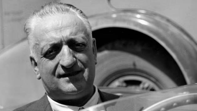 Enzo Ferrari, přezdívaný il Commendatore, byl známý svou soutěživostí a neochotou dělat kompromisy v kvalitě svých vozů.