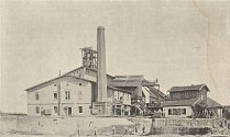Povrchový hnědouhelný důl u Duchcova, fotografie Jindřicha Eckerta, výřez.