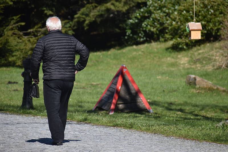 Horské lázně Karlova Studánka lákají klienty sloganem Naber sílu po covidu! Podstatou klimatoterapie je pohyb na čerstvém vzduchu.