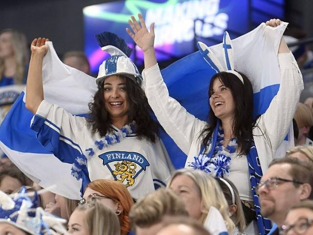 Fanynky z hokejového MS 2022 - Finsko