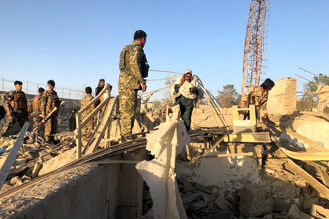Afghánské bezpečnostní síly na místě útoku sebevražedného atentátníka v afghánském městě Kalát, které je správním střediskem provincie Zábul na jihu země